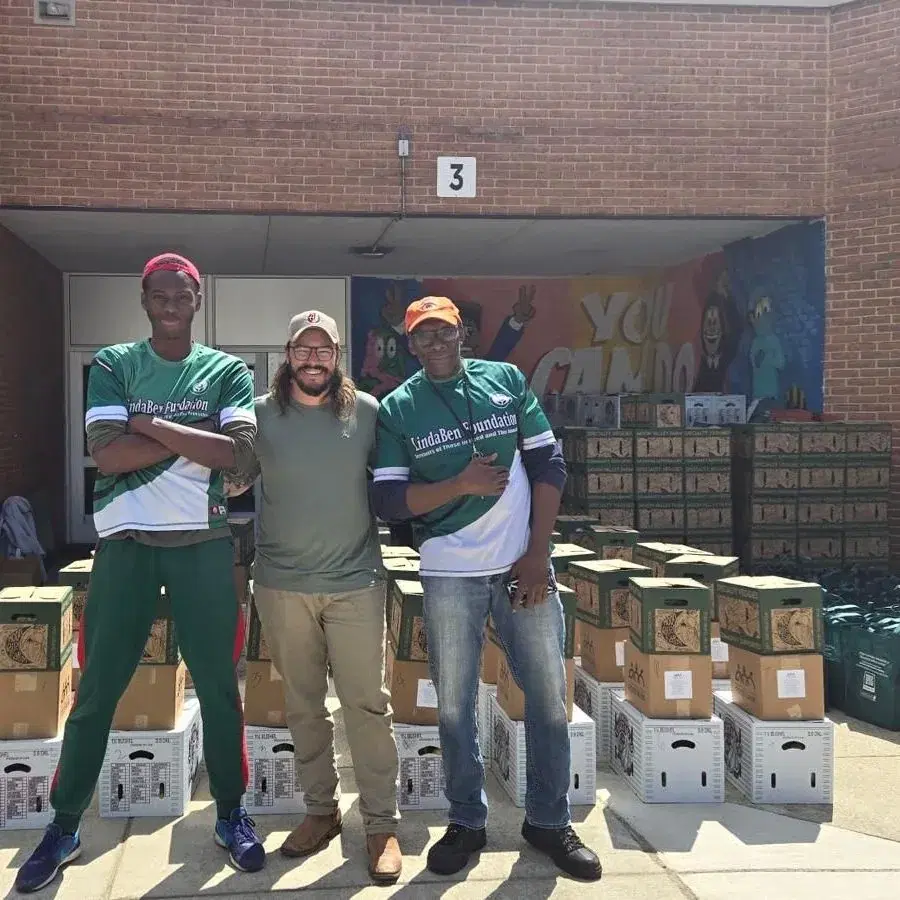 Fresh nutritious food boxes